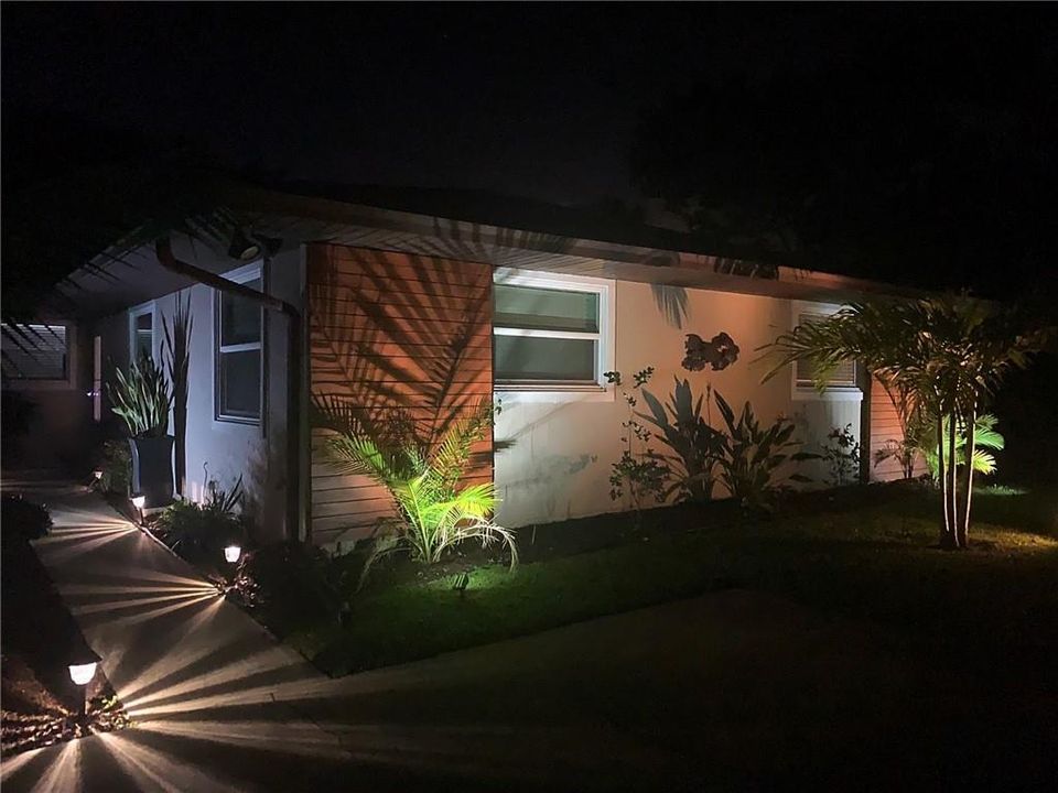 最近售出: $367,500 (4 贝兹, 3 浴室, 2050 平方英尺)