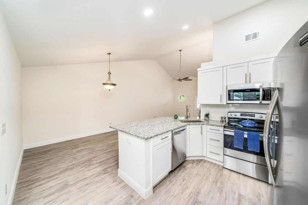 Recently Sold: $425,000 (3 beds, 2 baths, 1230 Square Feet)