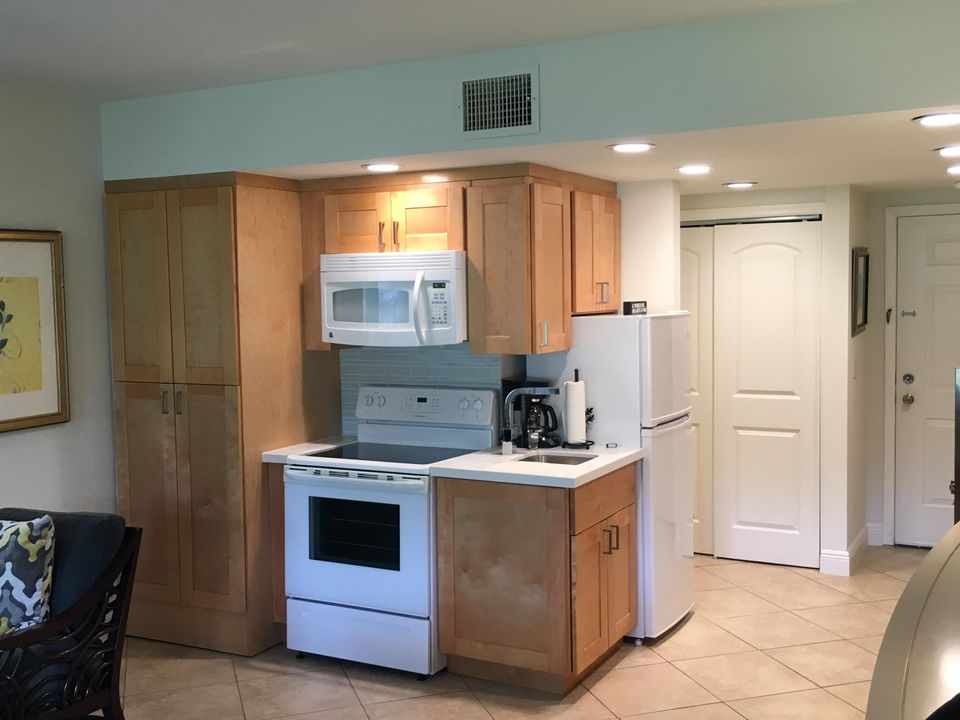 Recently Rented: $1,200 (1 beds, 1 baths, 500 Square Feet)