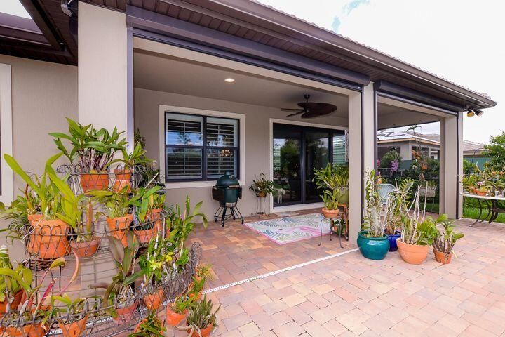 Recently Sold: $599,900 (3 beds, 2 baths, 2252 Square Feet)