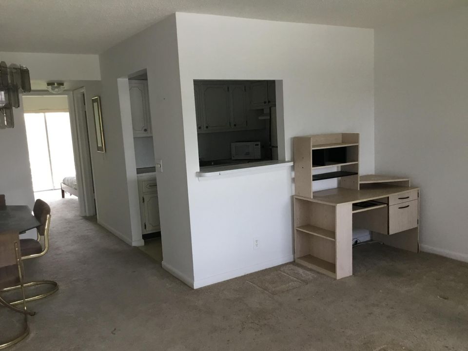 Recently Sold: $52,500 (1 beds, 1 baths, 700 Square Feet)