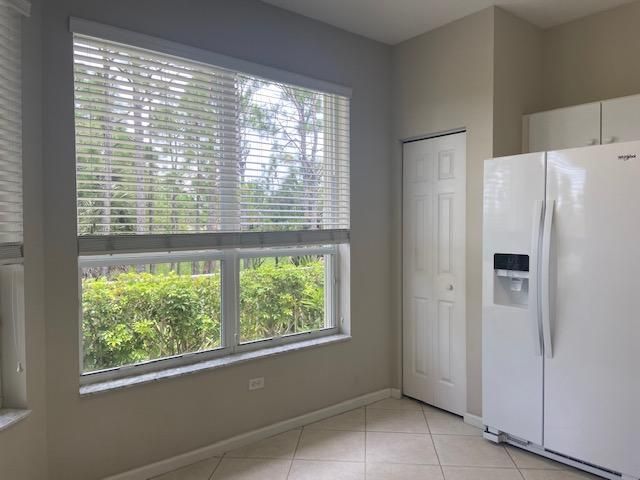 Recently Rented: $3,250 (3 beds, 2 baths, 1541 Square Feet)