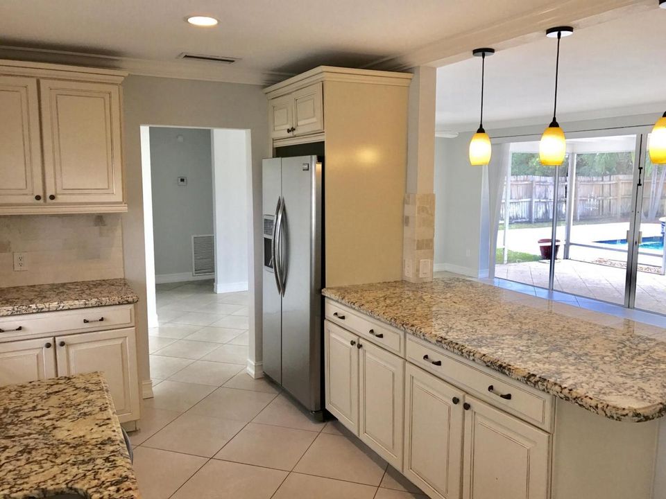 最近租的: $4,000 (3 贝兹, 2 浴室, 1370 平方英尺)