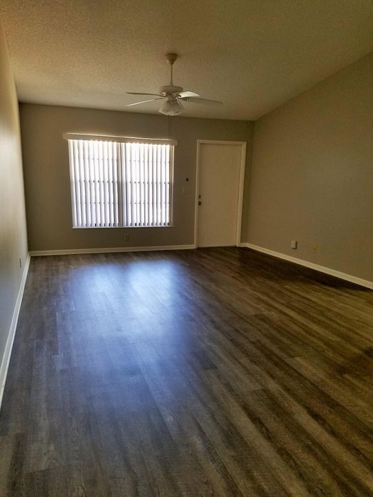 Recently Rented: $1,700 (2 beds, 2 baths, 1026 Square Feet)