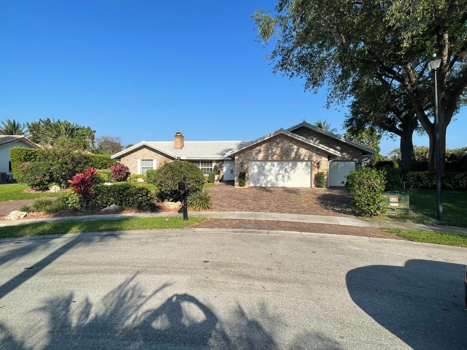Recently Sold: $1,300,000 (5 beds, 4 baths, 4180 Square Feet)