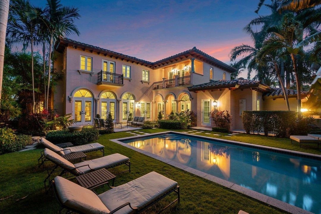 Recently Sold: $9,650,000 (4 beds, 6 baths, 4116 Square Feet)
