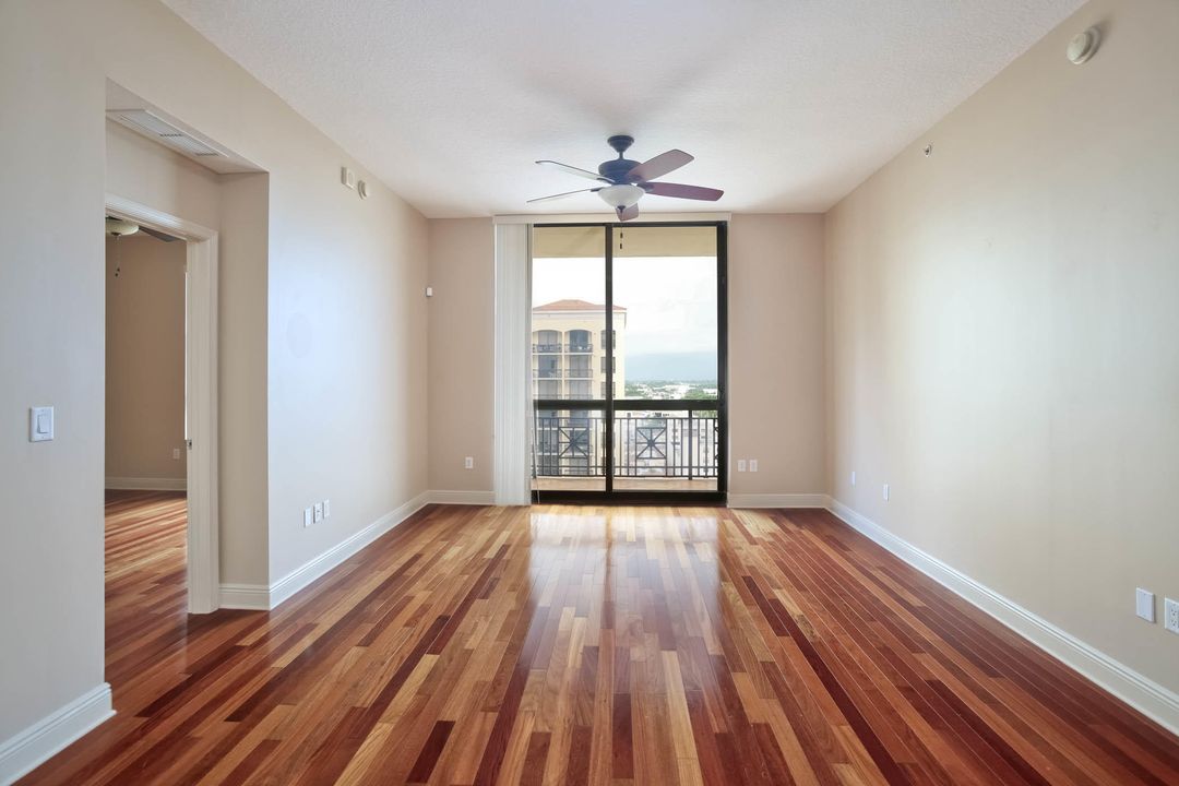 Recently Rented: $4,000 (2 beds, 2 baths, 1324 Square Feet)