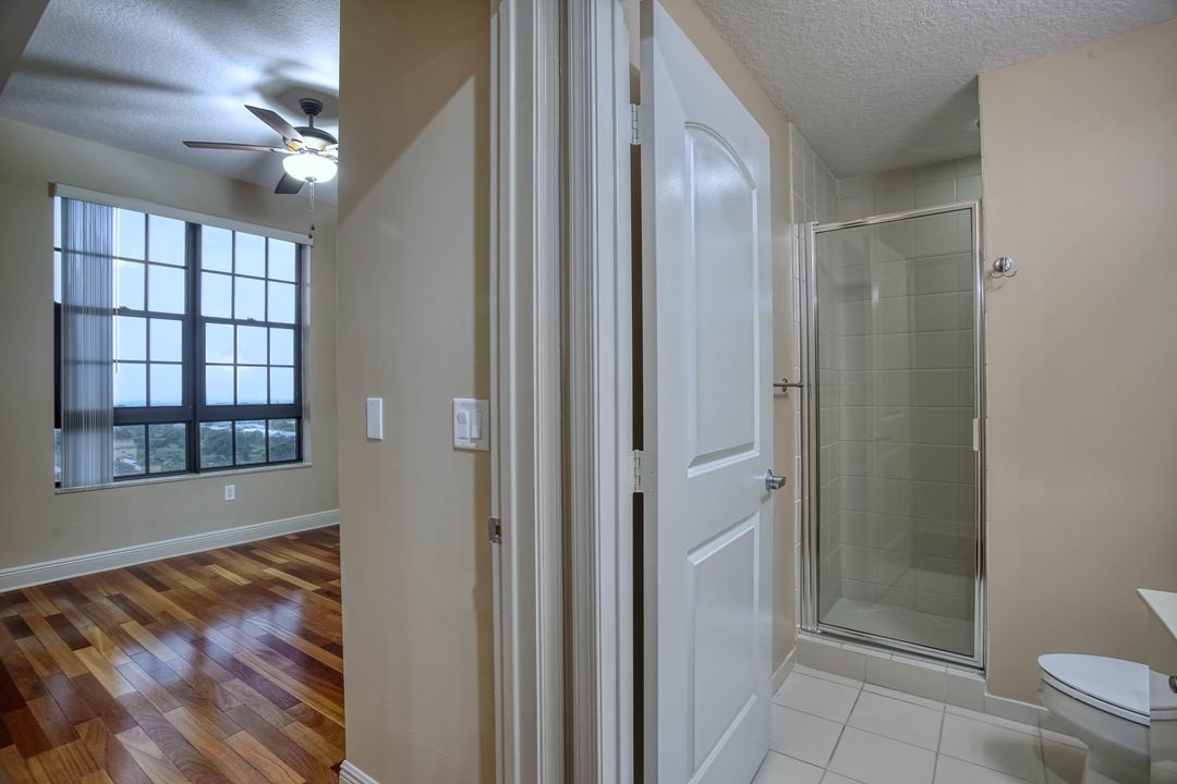 最近租的: $4,000 (2 贝兹, 2 浴室, 1324 平方英尺)
