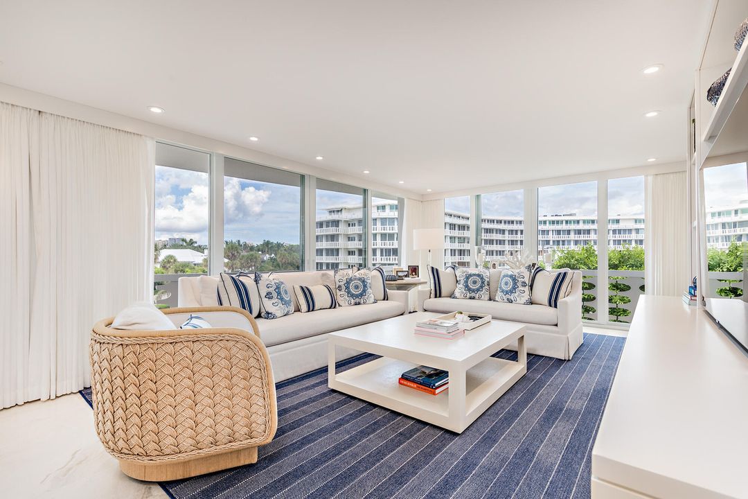 Recently Sold: $2,895,000 (2 beds, 2 baths, 1665 Square Feet)