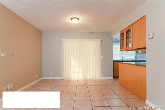 Recently Rented: $3,090 (3 beds, 2 baths, 1710 Square Feet)