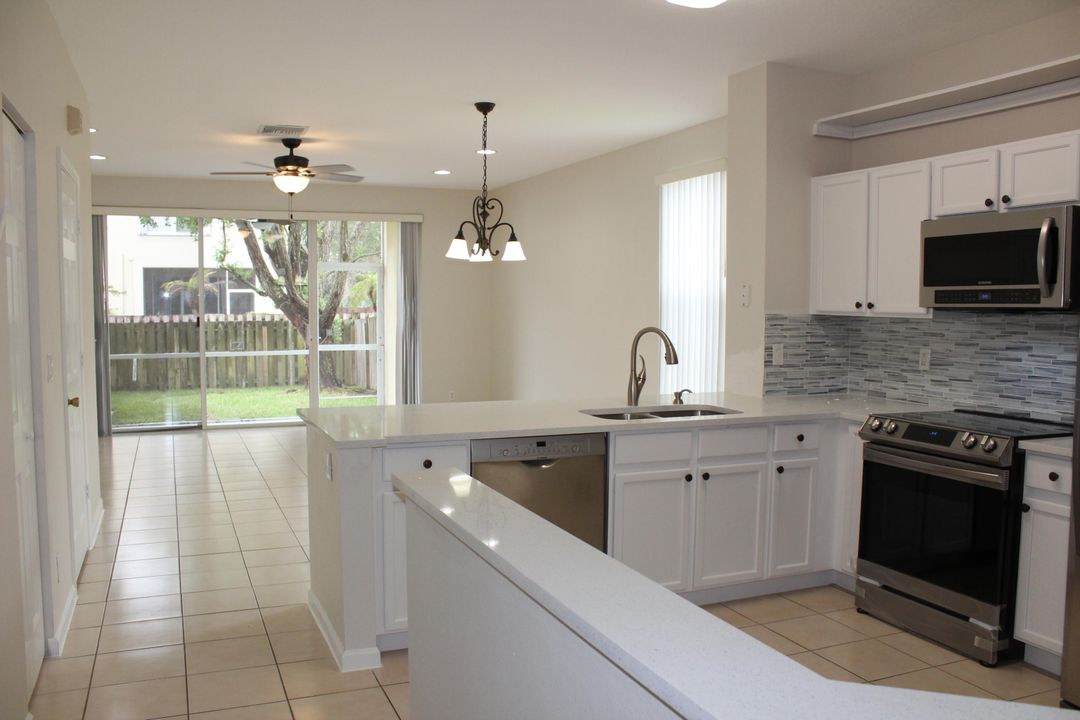 Recently Rented: $2,200 (2 beds, 2 baths, 1502 Square Feet)