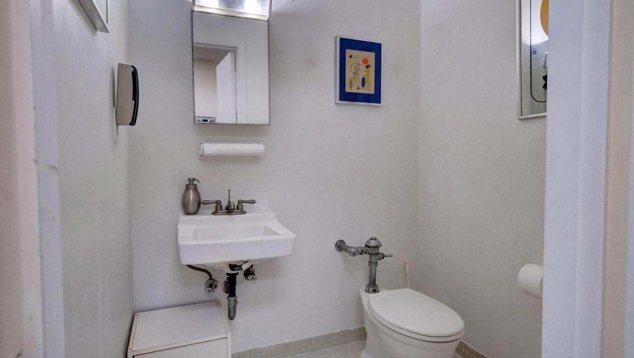 最近售出: $329,900 (0 贝兹, 0 浴室, 720 平方英尺)