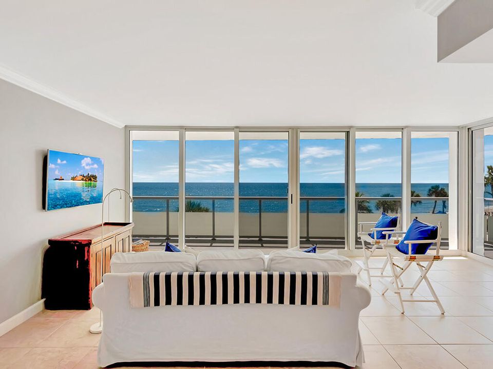 Activo con contrato: $875,000 (2 camas, 2 baños, 1112 Pies cuadrados)