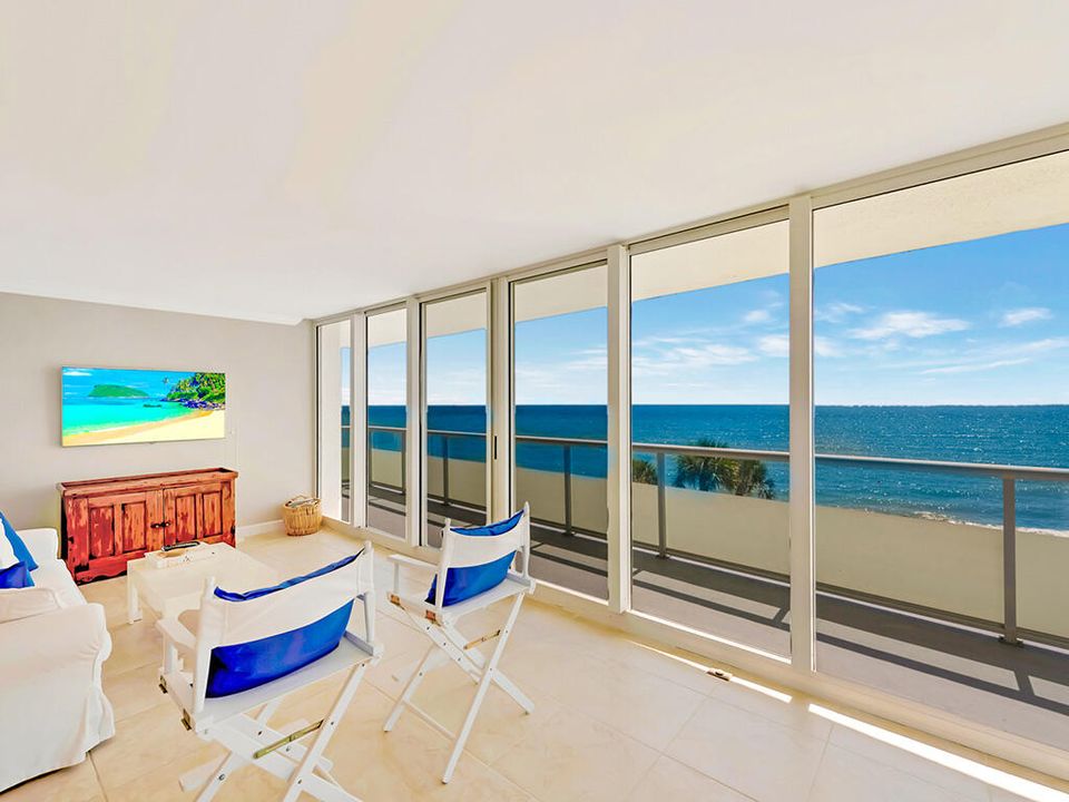 Activo con contrato: $875,000 (2 camas, 2 baños, 1112 Pies cuadrados)