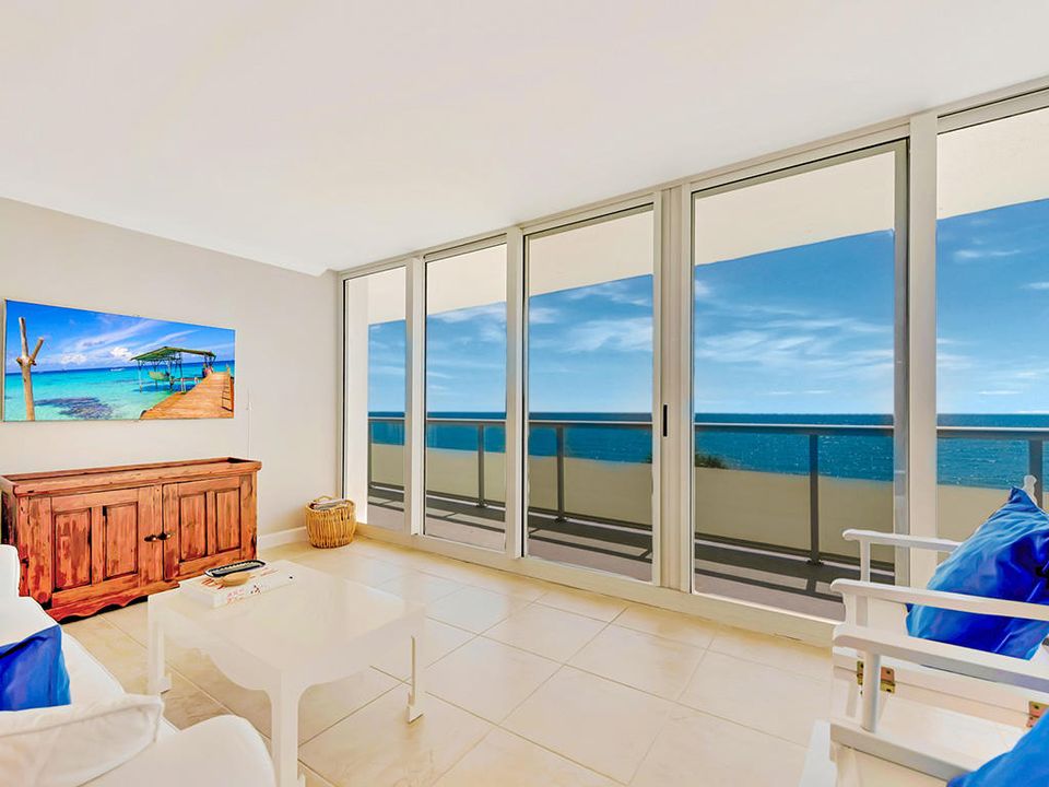 Activo con contrato: $875,000 (2 camas, 2 baños, 1112 Pies cuadrados)