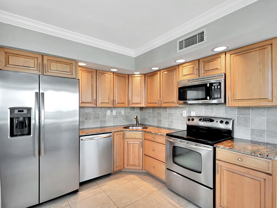 Activo con contrato: $875,000 (2 camas, 2 baños, 1112 Pies cuadrados)