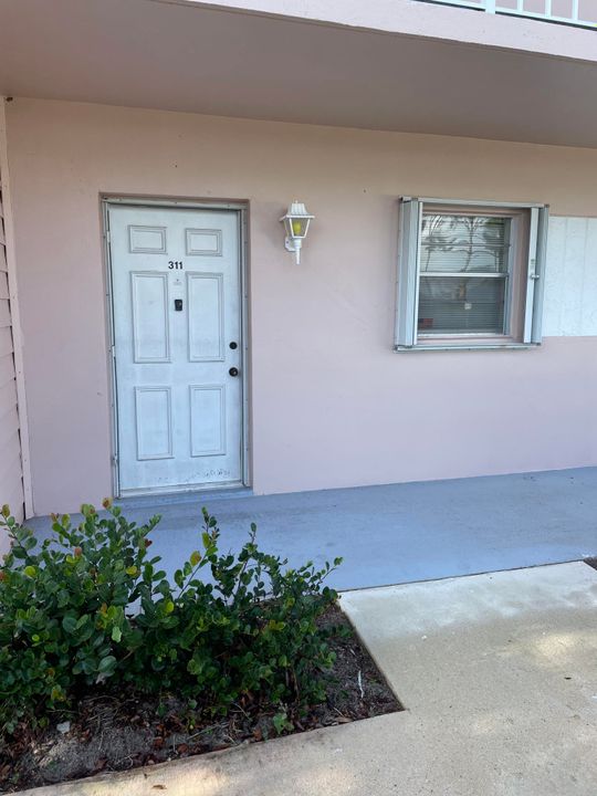 Recently Sold: $129,000 (2 beds, 2 baths, 891 Square Feet)