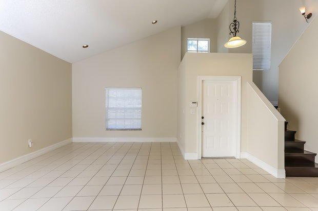 Recently Rented: $2,915 (3 beds, 2 baths, 1580 Square Feet)
