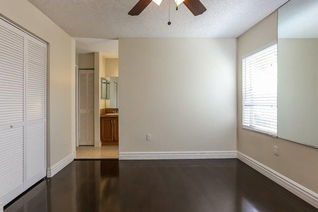 Recently Rented: $2,915 (3 beds, 2 baths, 1580 Square Feet)