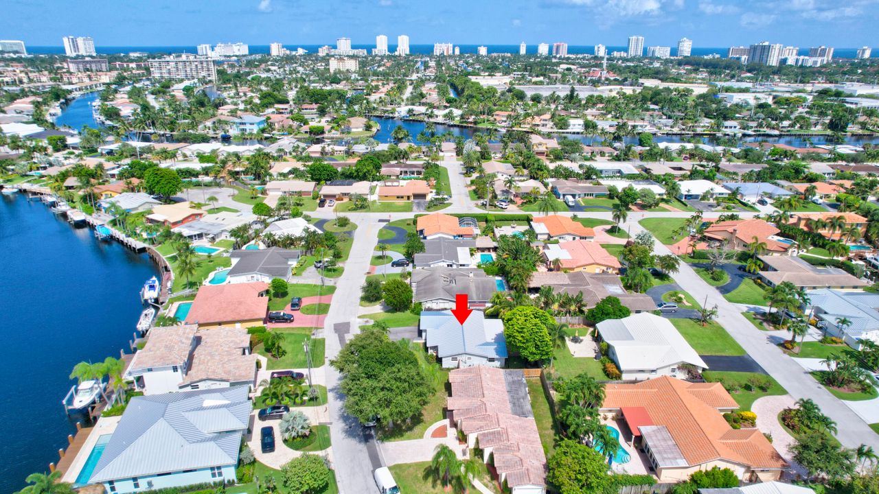 Recently Sold: $750,000 (3 beds, 2 baths, 1672 Square Feet)