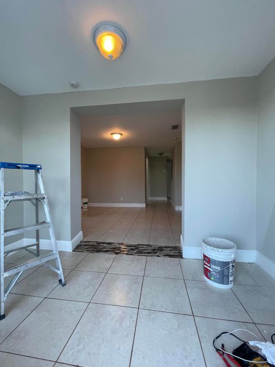 Recently Rented: $1,699 (3 beds, 1 baths, 725 Square Feet)