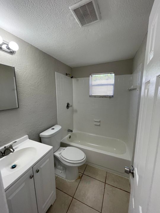最近租的: $1,699 (3 贝兹, 1 浴室, 725 平方英尺)