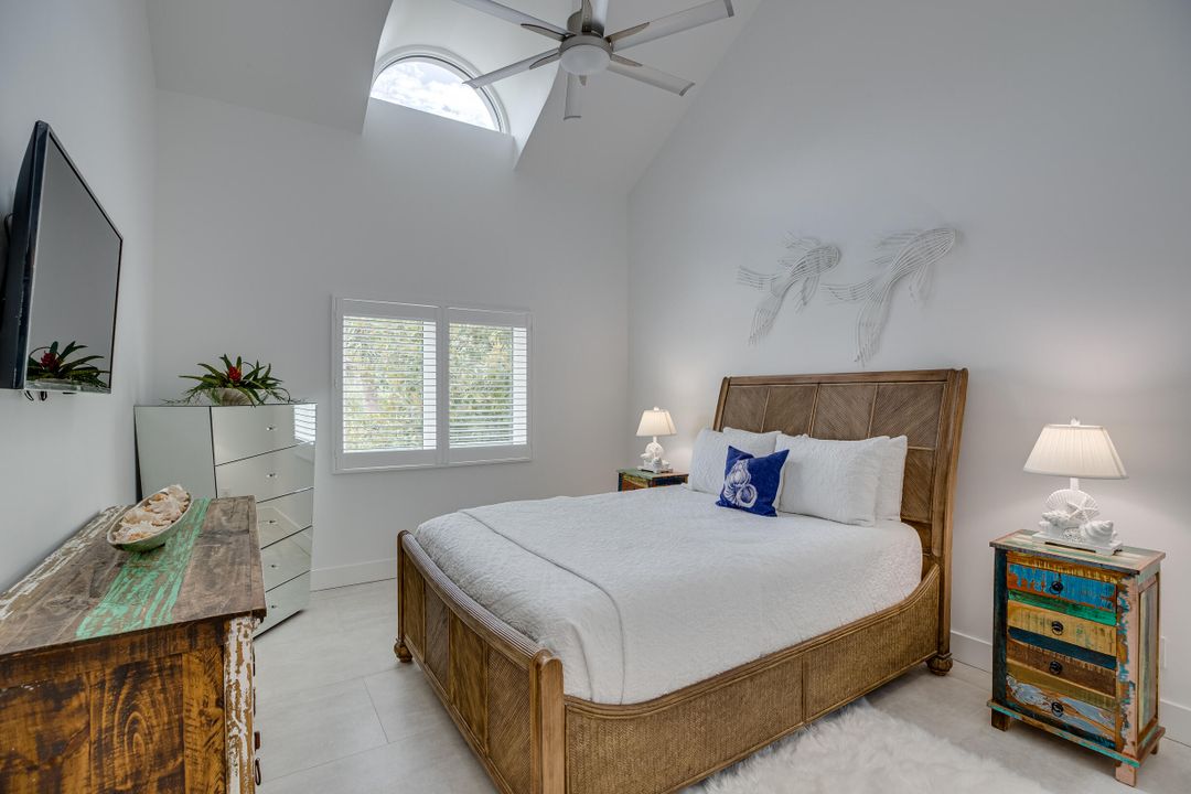 Recently Sold: $1,895,000 (3 beds, 3 baths, 2151 Square Feet)