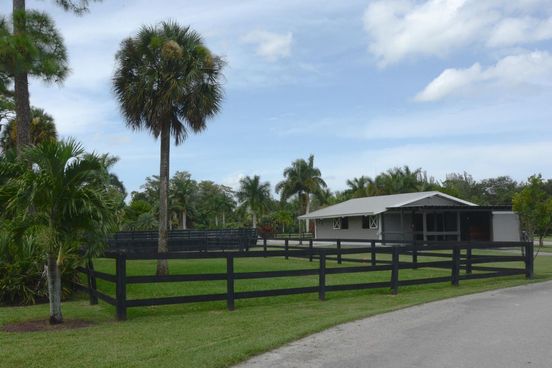 Недавно арендовано: $1,000 (0 спален, 0 ванн, 900 Квадратных фут)