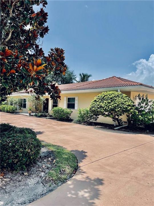 Recently Sold: $1,200,000 (4 beds, 3 baths, 3001 Square Feet)