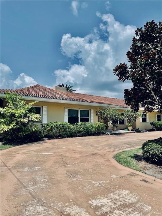 Recently Sold: $1,200,000 (4 beds, 3 baths, 3001 Square Feet)