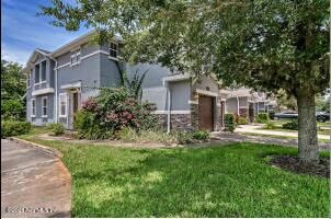 Recently Sold: $240,000 (3 beds, 2 baths, 1657 Square Feet)