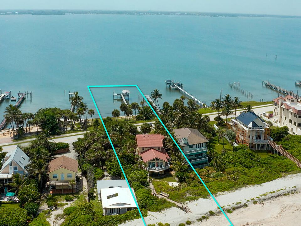 Recently Sold: $2,500,000 (5 beds, 3 baths, 3440 Square Feet)