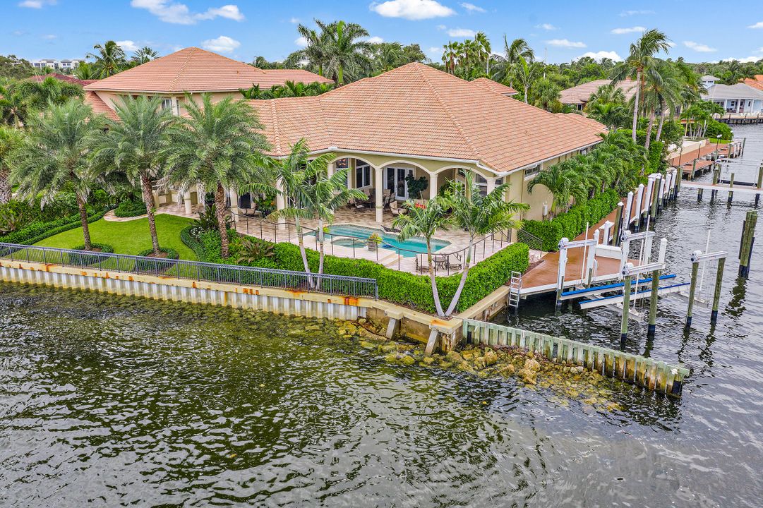 Recently Sold: $4,950,000 (4 beds, 5 baths, 4800 Square Feet)