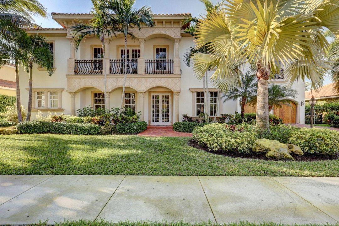 Recently Sold: $1,660,000 (5 beds, 3 baths, 4520 Square Feet)