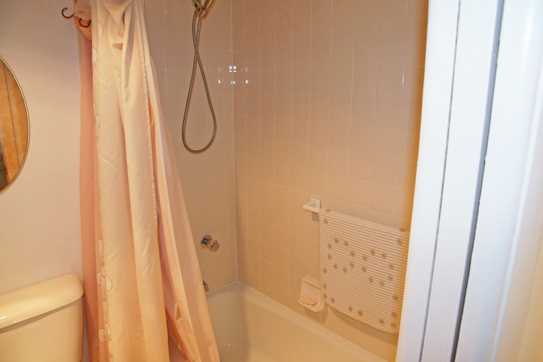 最近租的: $4,500 (2 贝兹, 2 浴室, 1037 平方英尺)