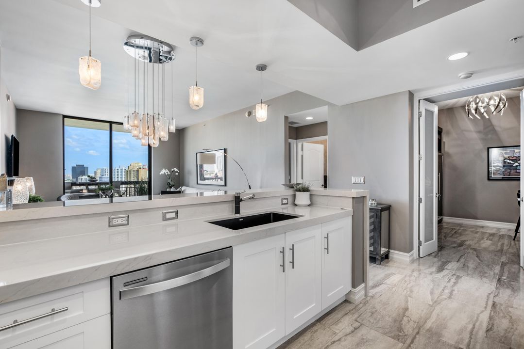 Recently Sold: $860,000 (2 beds, 2 baths, 1476 Square Feet)