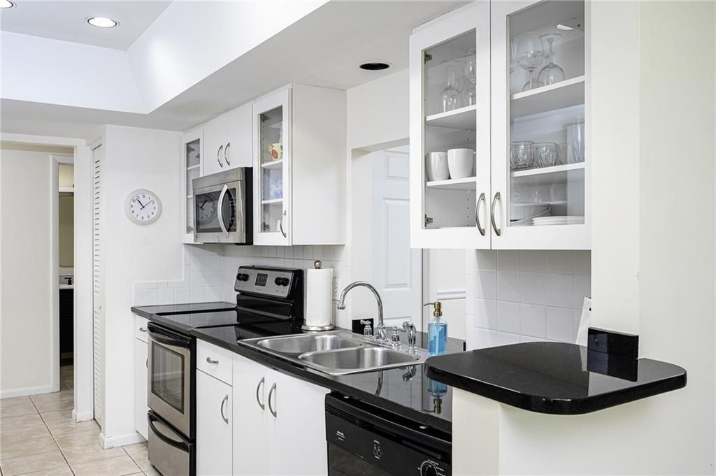 Recently Sold: $795,000 (2 beds, 2 baths, 1728 Square Feet)