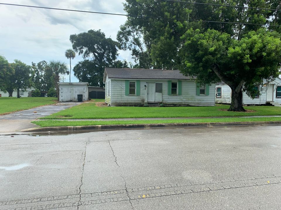 Recently Sold: $49,900 (2 beds, 1 baths, 740 Square Feet)