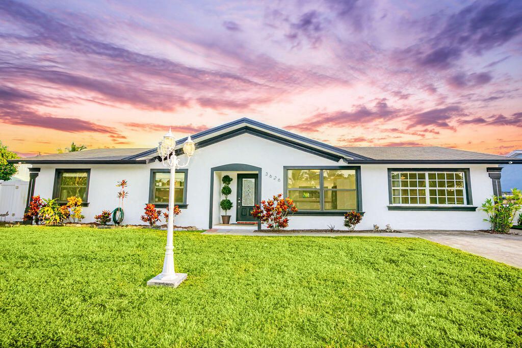 Recently Sold: $495,000 (4 beds, 3 baths, 2294 Square Feet)