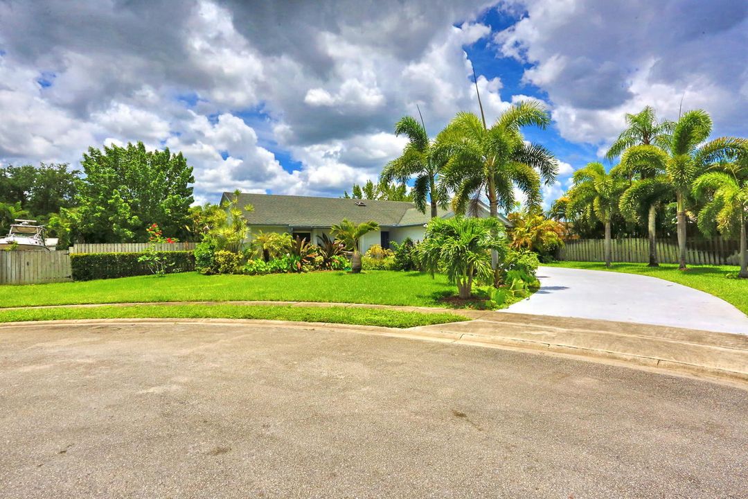 Recently Sold: $630,000 (3 beds, 2 baths, 1588 Square Feet)