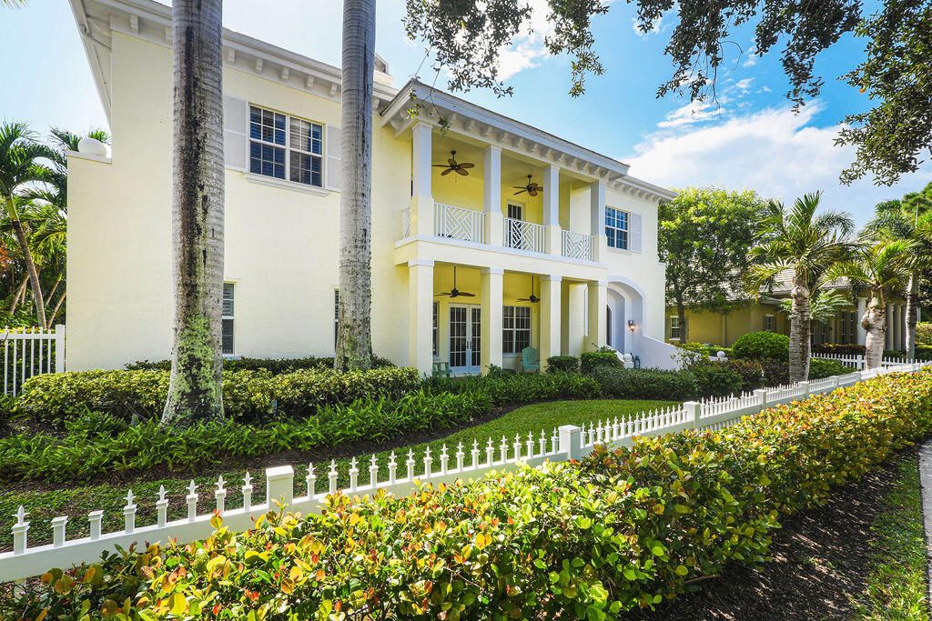 Recently Sold: $1,897,000 (4 beds, 4 baths, 5158 Square Feet)