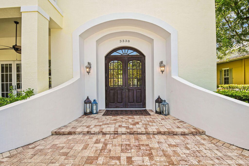 Recently Sold: $1,897,000 (4 beds, 4 baths, 5158 Square Feet)