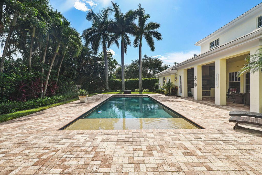 Recently Sold: $1,897,000 (4 beds, 4 baths, 5158 Square Feet)