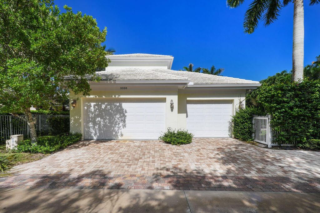 Recently Sold: $1,897,000 (4 beds, 4 baths, 5158 Square Feet)