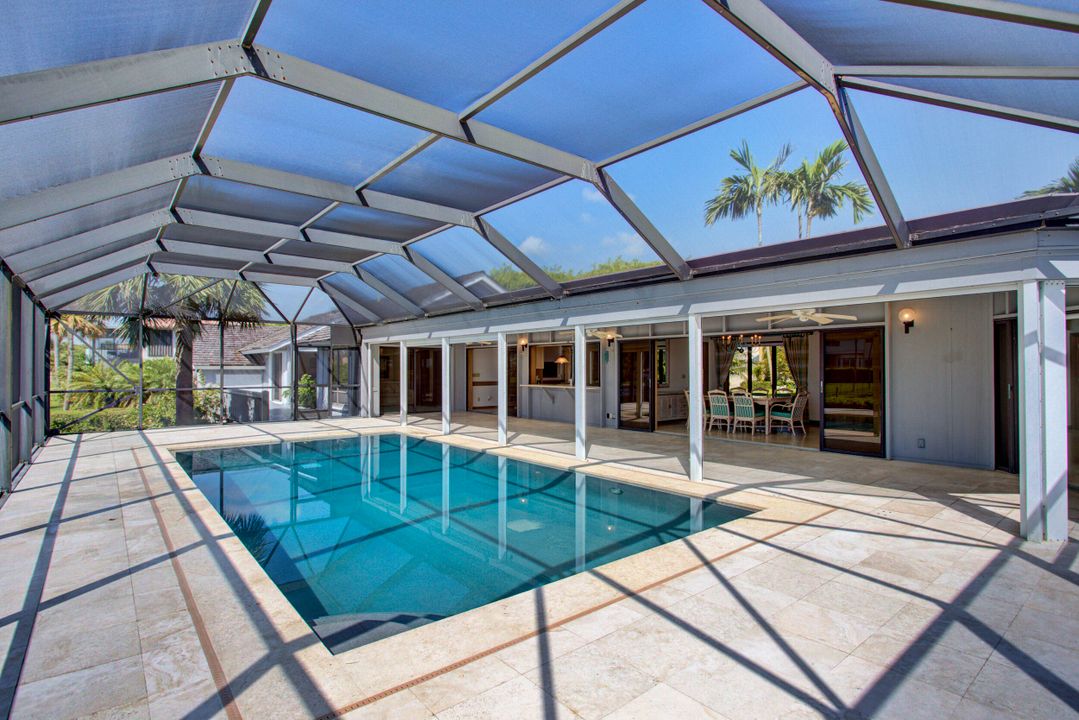 Recently Sold: $3,200,000 (3 beds, 3 baths, 3355 Square Feet)
