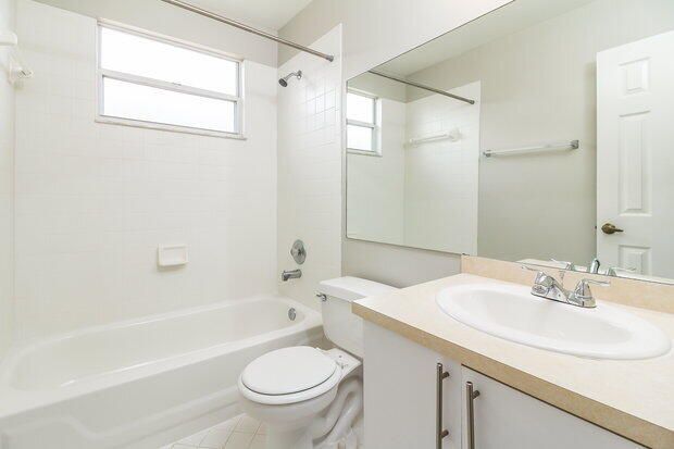 Недавно арендовано: $3,605 (4 спален, 2 ванн, 2188 Квадратных фут)