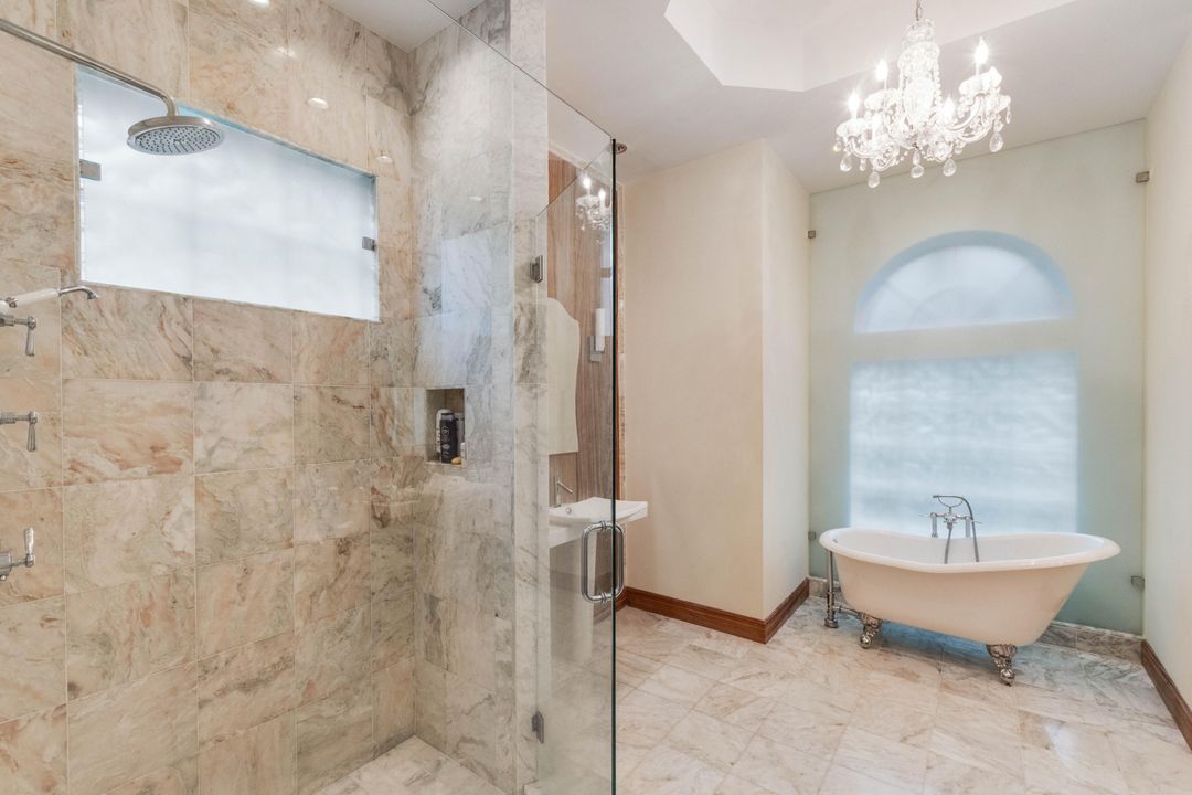 最近售出: $875,000 (3 贝兹, 3 浴室, 2791 平方英尺)