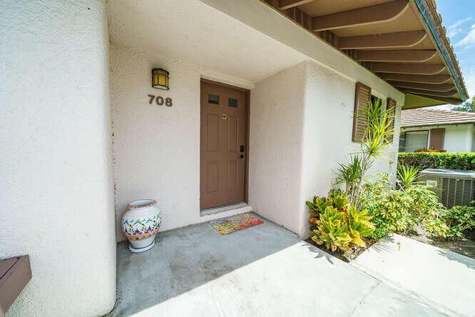 Recently Sold: $395,000 (2 beds, 2 baths, 1135 Square Feet)