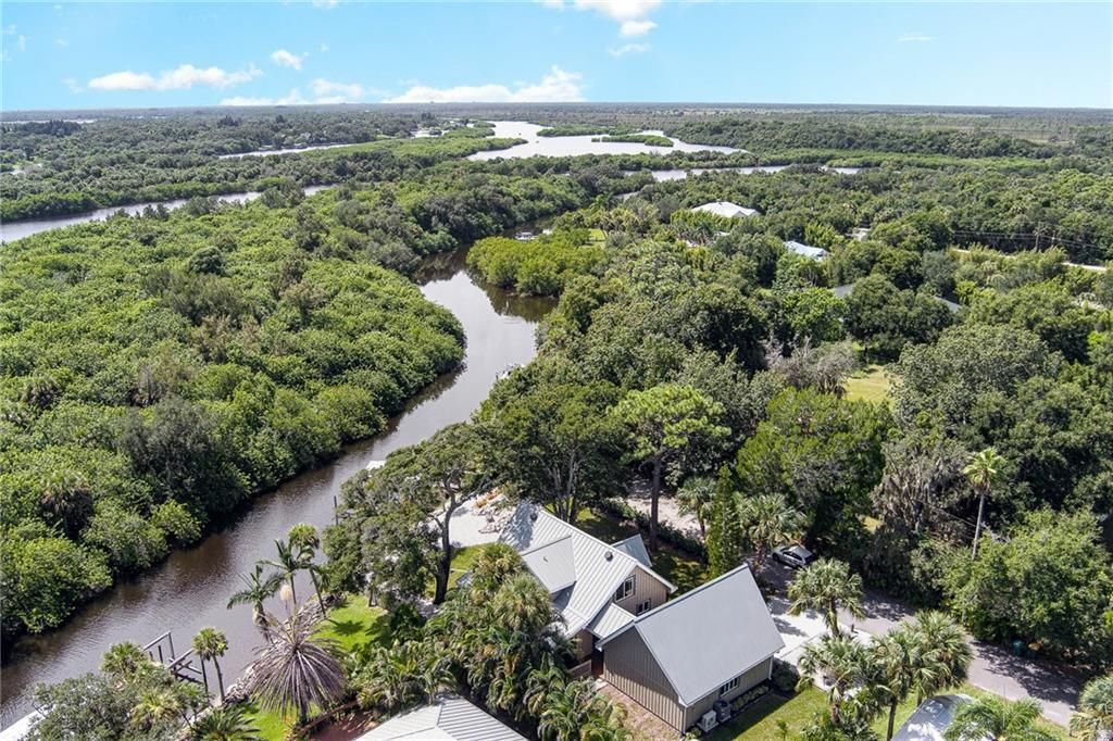 Vendido Recientemente: $900,000 (3 camas, 2 baños, 2060 Pies cuadrados)