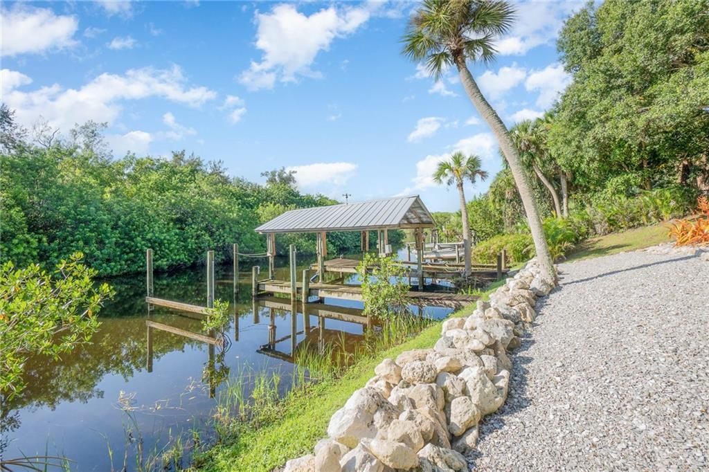 Recently Sold: $900,000 (3 beds, 2 baths, 2060 Square Feet)